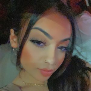 Meet your Posher, Zainab